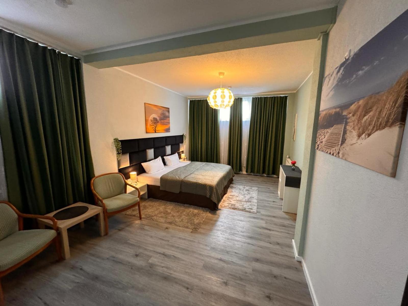 F-F Haus Monteuren Unterkunft Neuhausen auf den Fildern エクステリア 写真