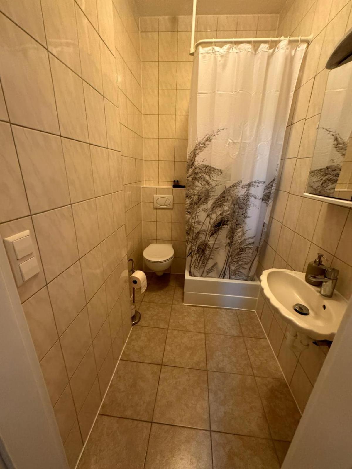 F-F Haus Monteuren Unterkunft Neuhausen auf den Fildern エクステリア 写真