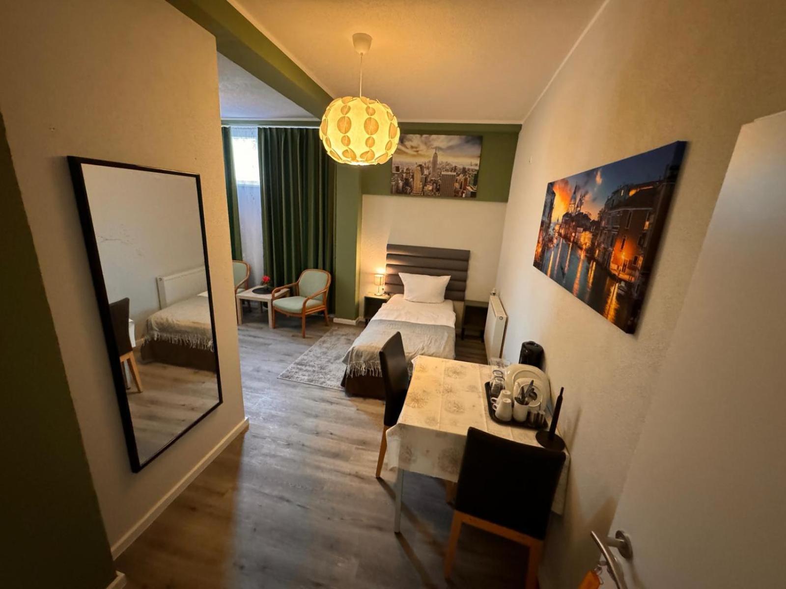 F-F Haus Monteuren Unterkunft Neuhausen auf den Fildern エクステリア 写真