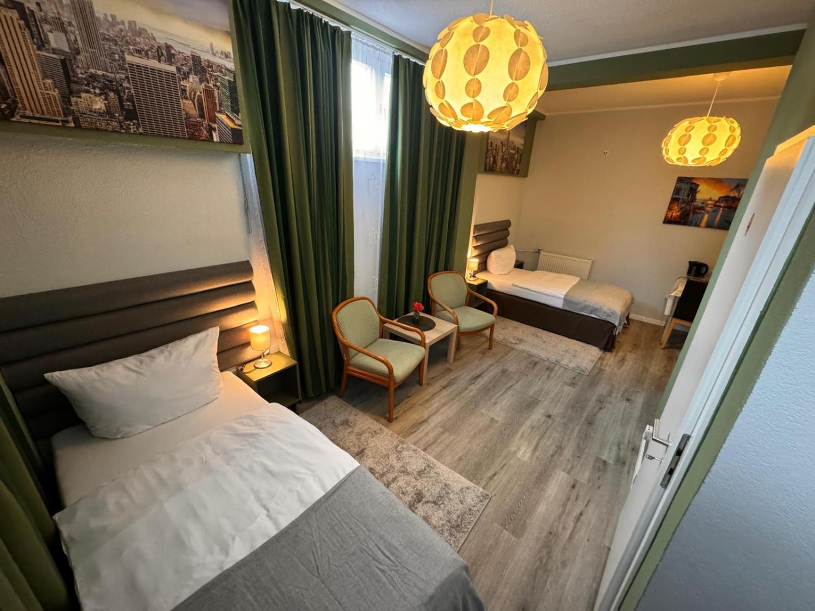 F-F Haus Monteuren Unterkunft Neuhausen auf den Fildern エクステリア 写真