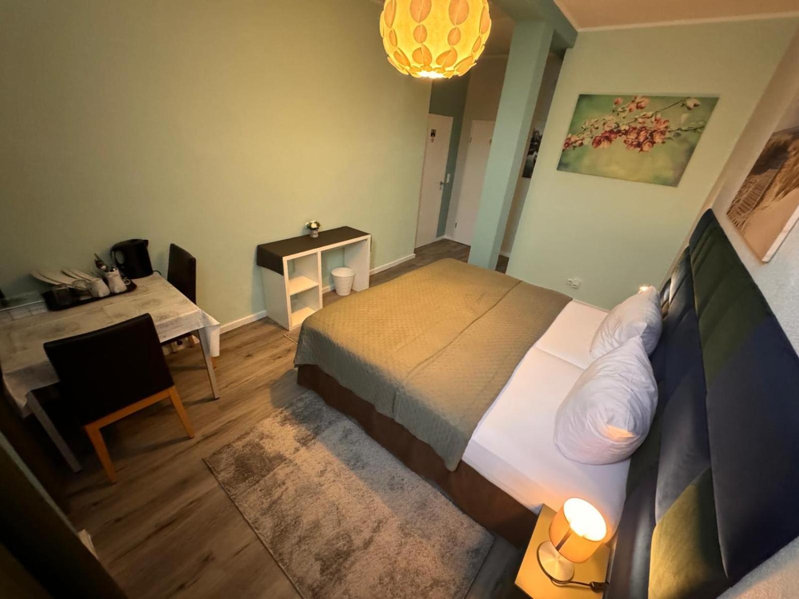 F-F Haus Monteuren Unterkunft Neuhausen auf den Fildern エクステリア 写真